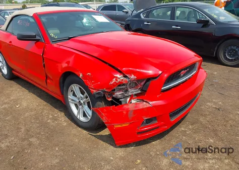 2014 Ford Mustang V6 из США, поврежденный, VIN 1ZVBP8EM4E5201342